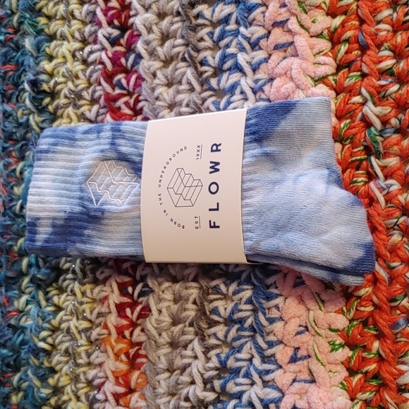 🇨🇦 NWT Women's FlowrTie Dye Socks - Picture 1 of 3